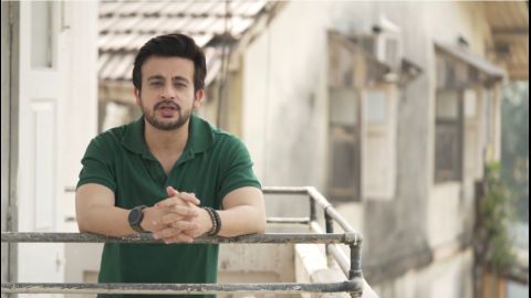 ब्लेज़िंग-फास्ट परफॉर्मेंस के लिए REALME C67 चुनें
