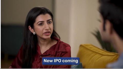 What is the issue price in IPOs?