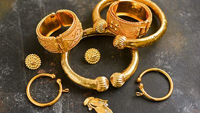 What factors determine the valuation of gold for a gold loan 3