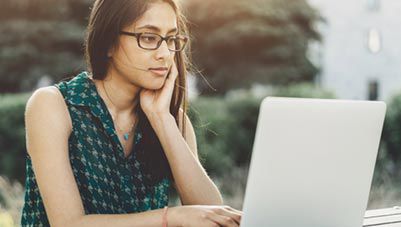 Pay for higher education with Instant Personal Loan 1